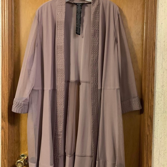 Mother of the Bride dress. - Picture 2 of 5